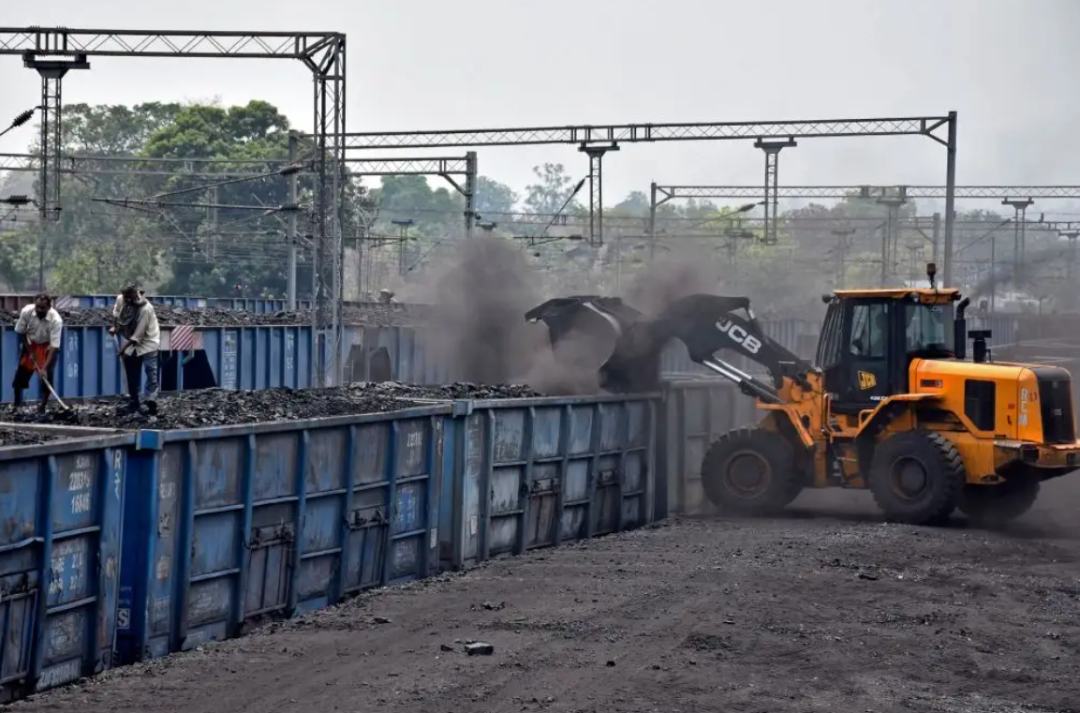 印度電力危機 數(shù)百客運列車停運為煤炭讓路